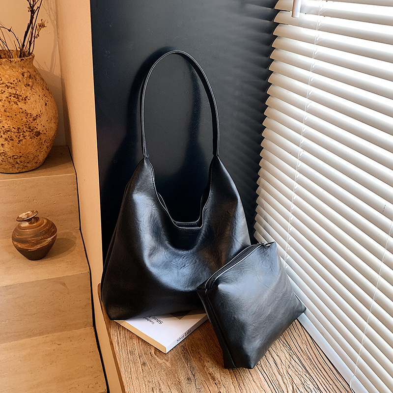 Women Bags 2026 Trends - حقيبة كتف نسائية كبيرة بسيطة بتصميم