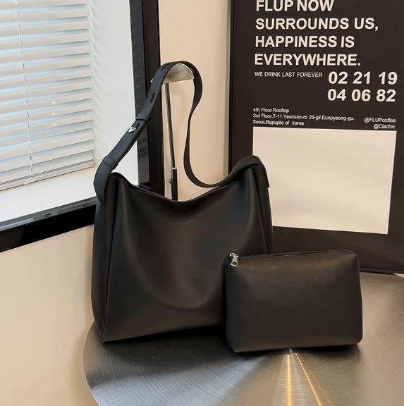 Women Bags 2026 Trends - حقيبة يد نسائية جلدية أنيقة لعام