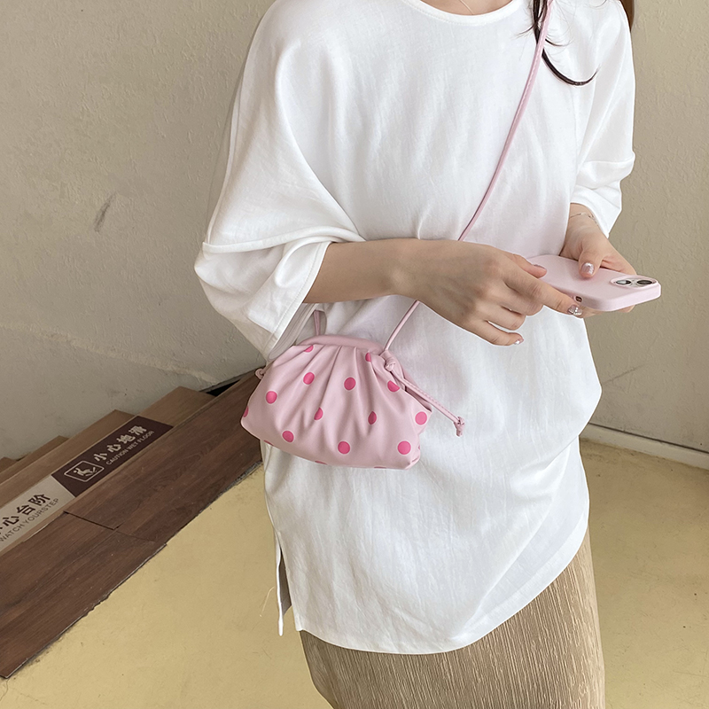 حقائب يد فاخرة صغيرة الحجم من  - مراجعة Women Bags On Sale وسعره