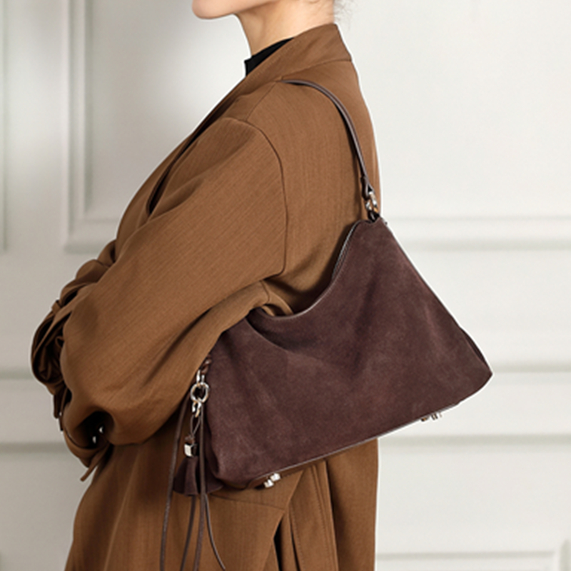 حقائب هوبو عصرية من الجلد السو - مراجعة Women Bags 2026 Trends وسعره