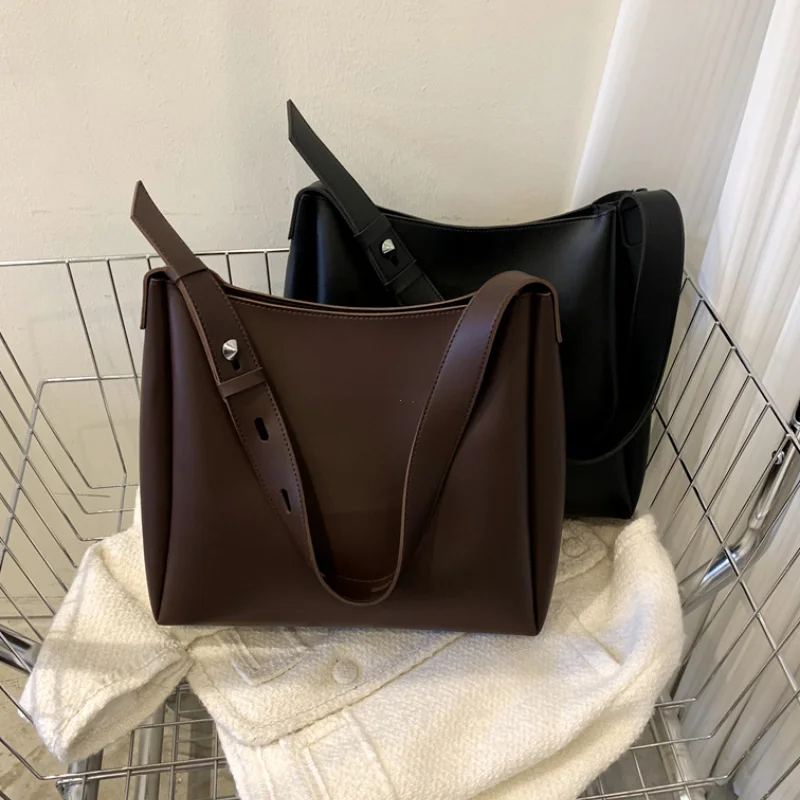 حقيبة يد نسائية جلدية أنيقة لع - مراجعة Women Bags 2026 Trends وسعره