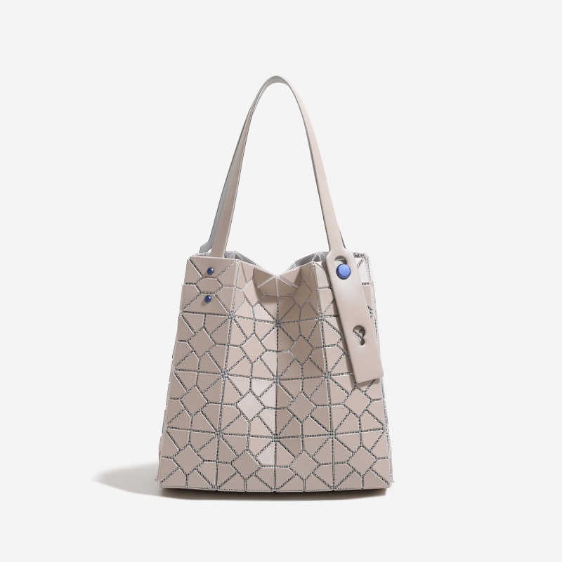حقيبة يد نسائية عصرية بتصميم ه - مراجعة Women Bags 2026 Trends وسعره